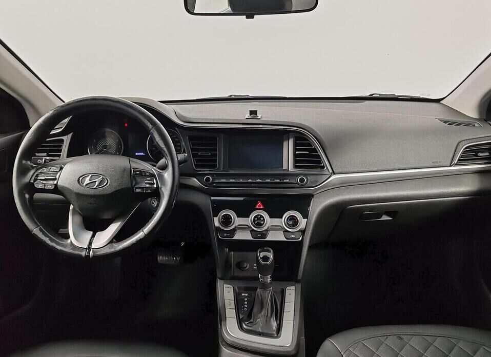 Hyundai Elantra, VI (AD) Рестайлинг 1.6 AT (128 л.с.)