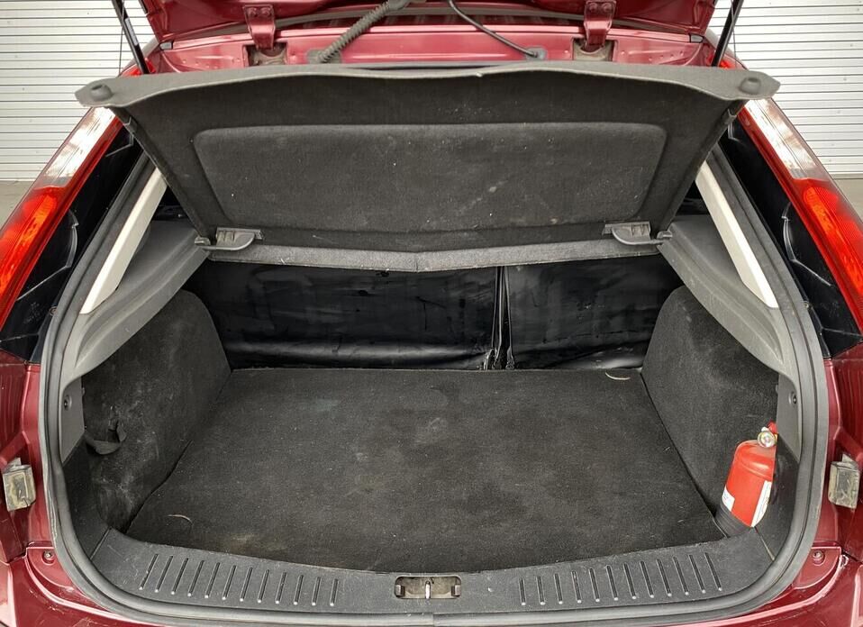 Ford Focus, II Рестайлинг 1.8 MT (125 л.с.)