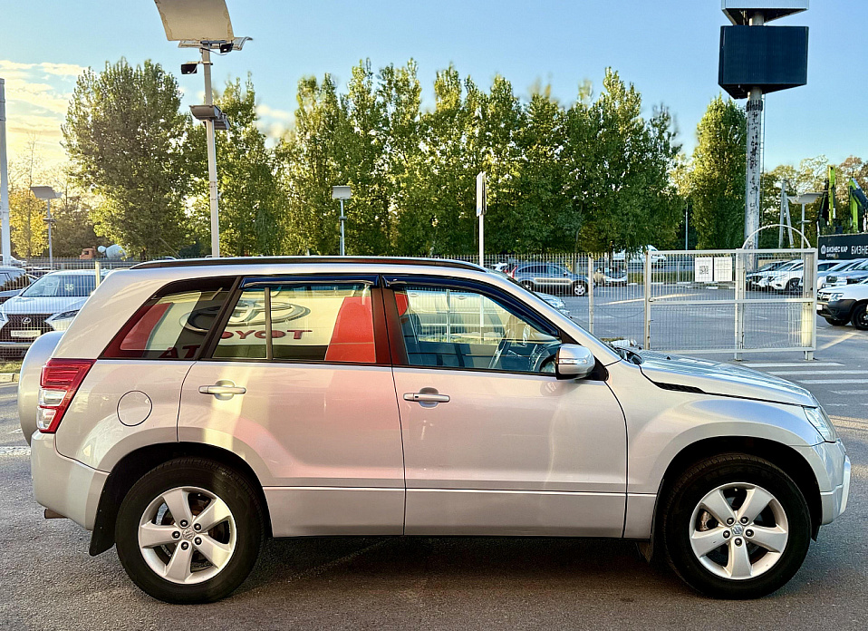 Suzuki Grand Vitara, III Рестайлинг 2.4 AT (169 л.с.) 4WD