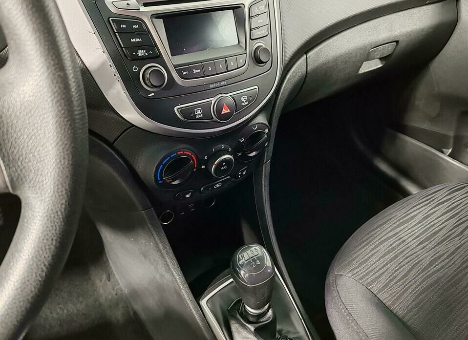 Hyundai Solaris 1.4 MT (107 л.с.)