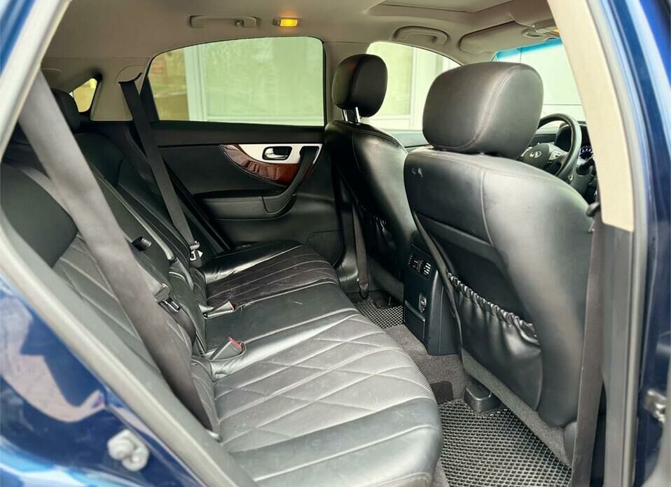 Infiniti QX70 3.7 AT (333 л.с.) 4WD