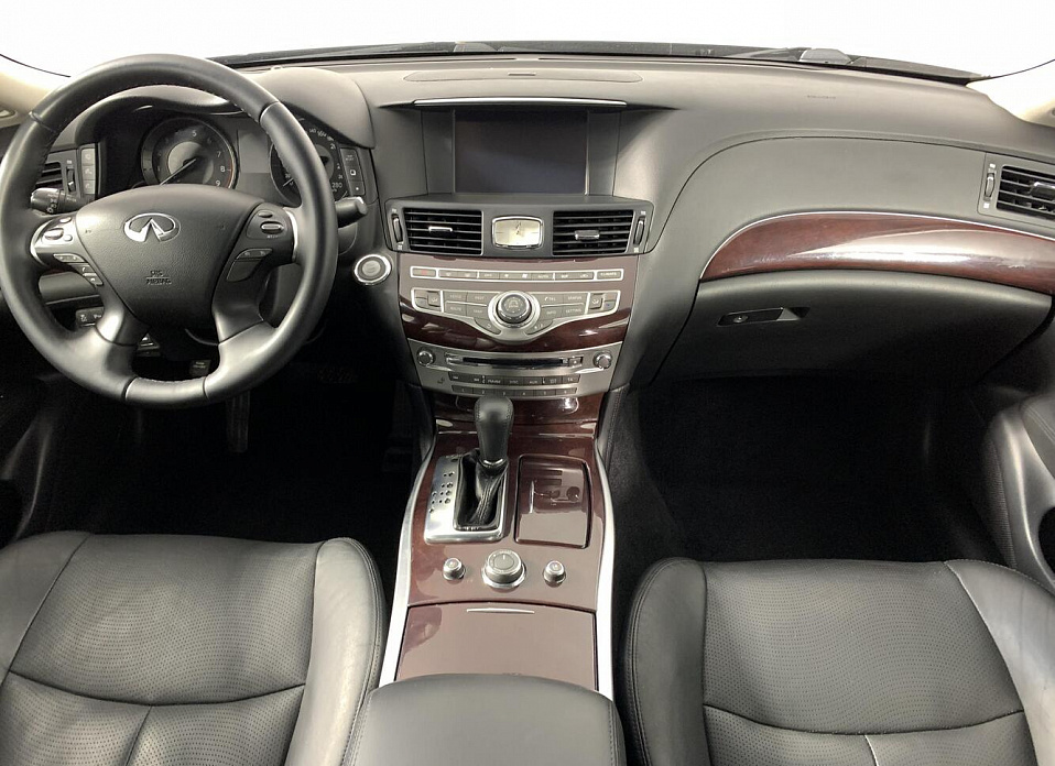 Infiniti Q70, I 3.7 AT (333 л.с.) 4WD