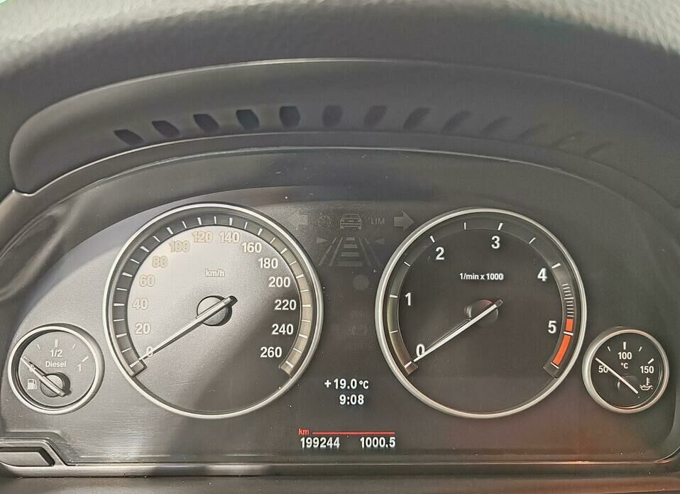 BMW 5 серии 528i 3.0 AT (258 л.с.) 4WD