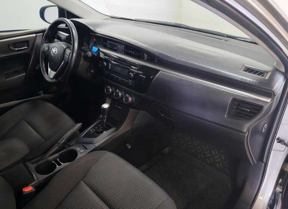 Toyota Corolla 1.6 CVT (122 л.с.)