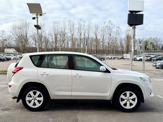 Toyota RAV4, 2010 г., 144 144 км