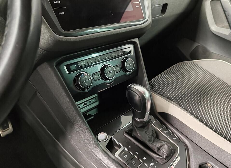 Volkswagen Tiguan, II 1.4 AMT (150 л.с.) 4WD