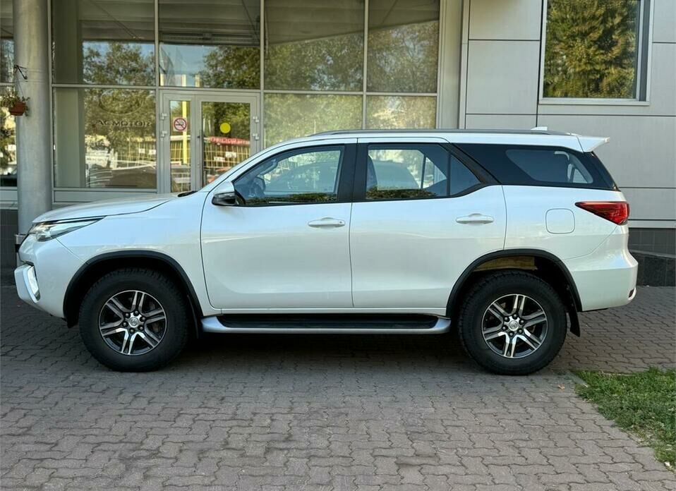 Toyota Fortuner 2.8d AT (177 л.с.) 4WD