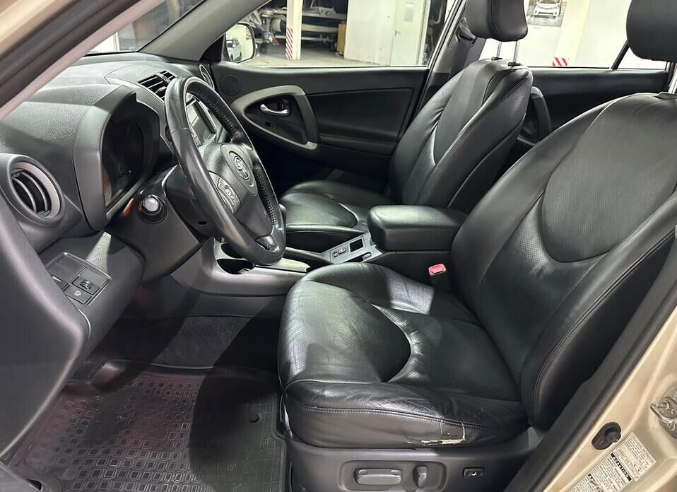 Toyota RAV4 2.0 AT (152 л.с.) 4WD