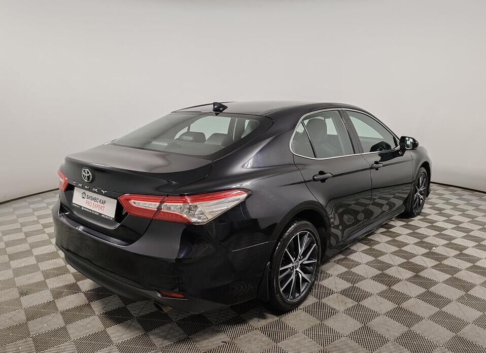 Toyota Camry 2.5 AT (200 л.с.)