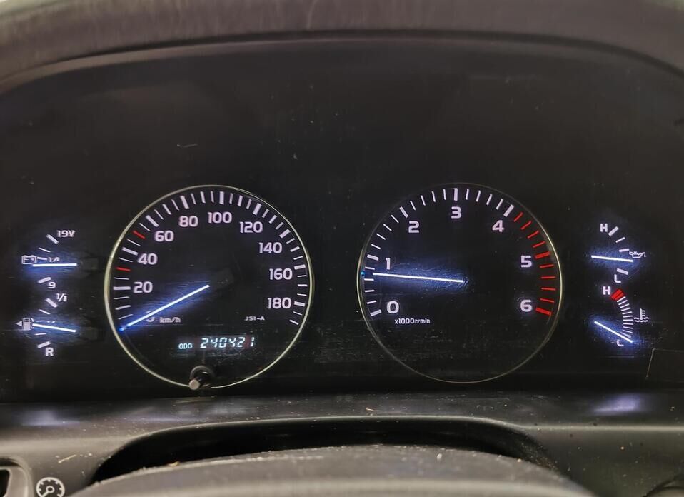 Toyota Land Cruiser, 100 Series Рестайлинг 2 4.2d MT (204 л.с.) 4WD