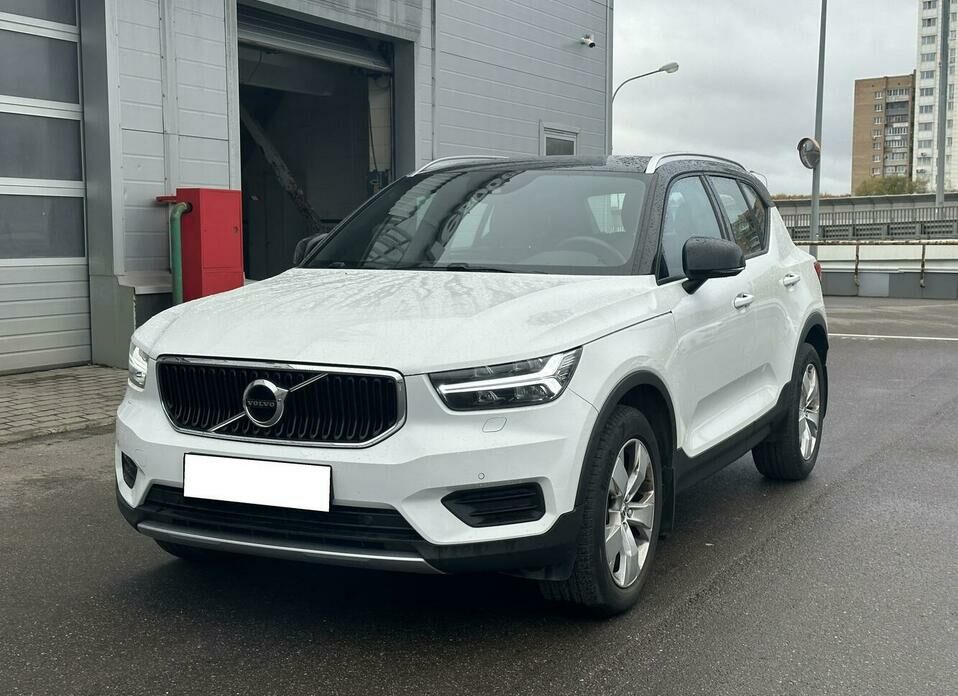 Volvo XC40 1.5 AT (150 л.с.)