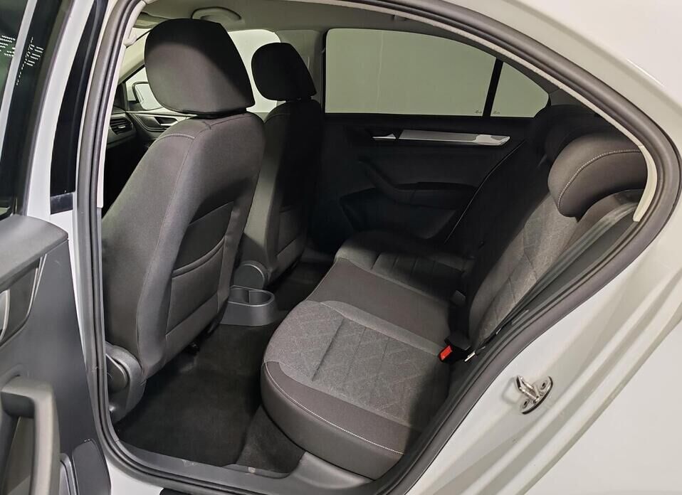 Volkswagen Polo, VI 1.4 AMT (125 л.с.)