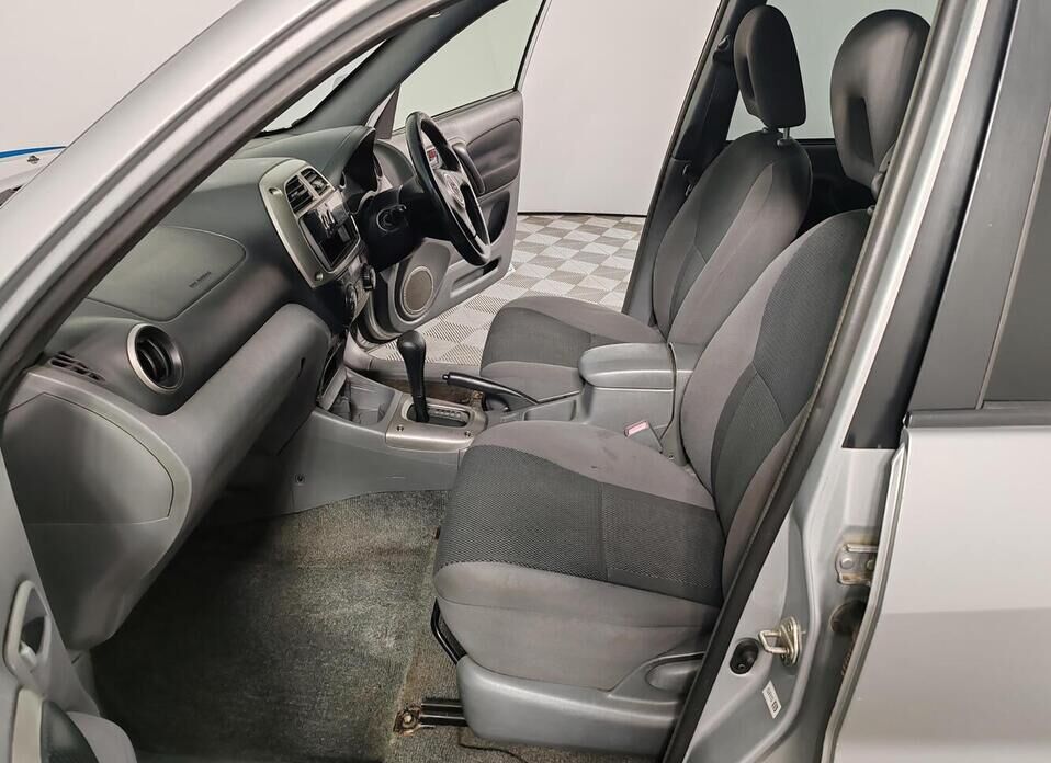 Toyota RAV4, II (XA20) 2.0 AT (152 л.с.) 4WD