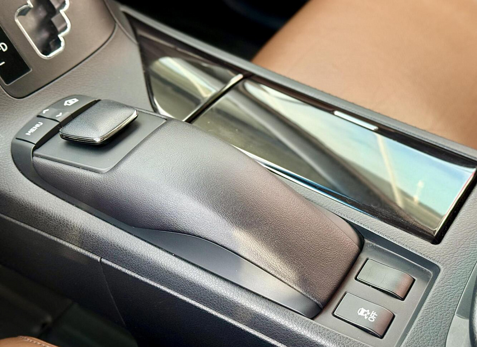 Lexus RX, III Рестайлинг 270 2.7 AT (188 л.с.)