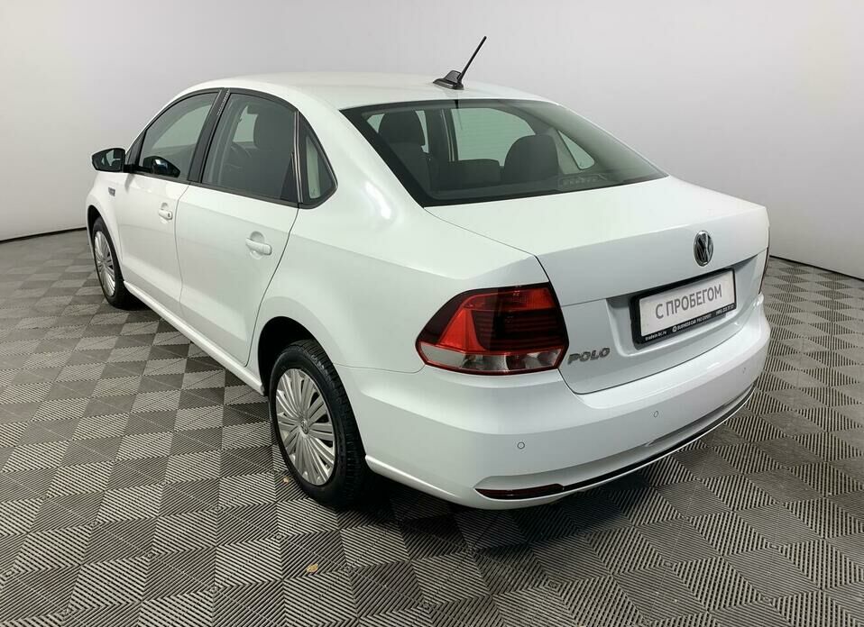 Volkswagen Polo 1.6 AT (110 л.с.)