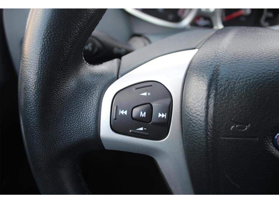 Ford Fiesta 1.4 AT (96 л.с.)