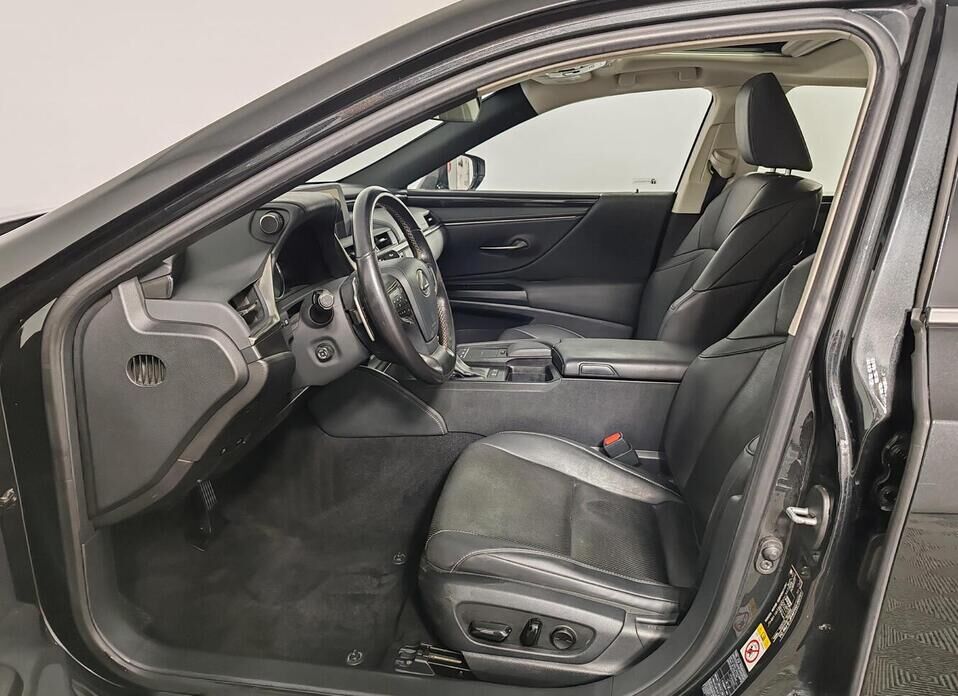 Lexus ES, VII 250 2.5 AT (200 л.с.)