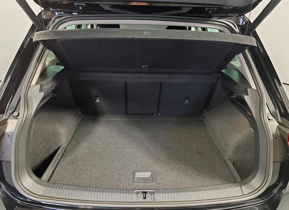 Volkswagen Tiguan 2.0 AMT (180 л.с.) 4WD