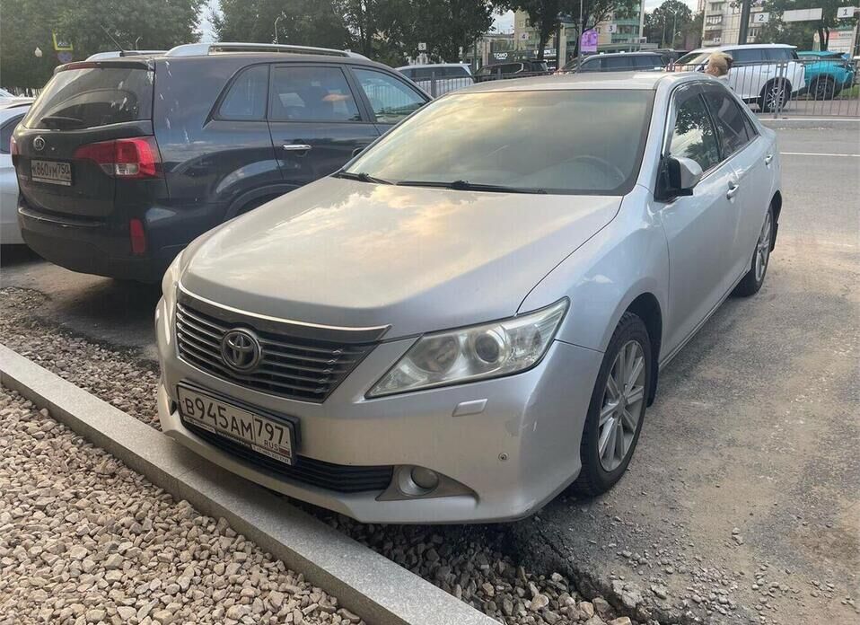 Toyota Camry 3.5 AT (249 л.с.)