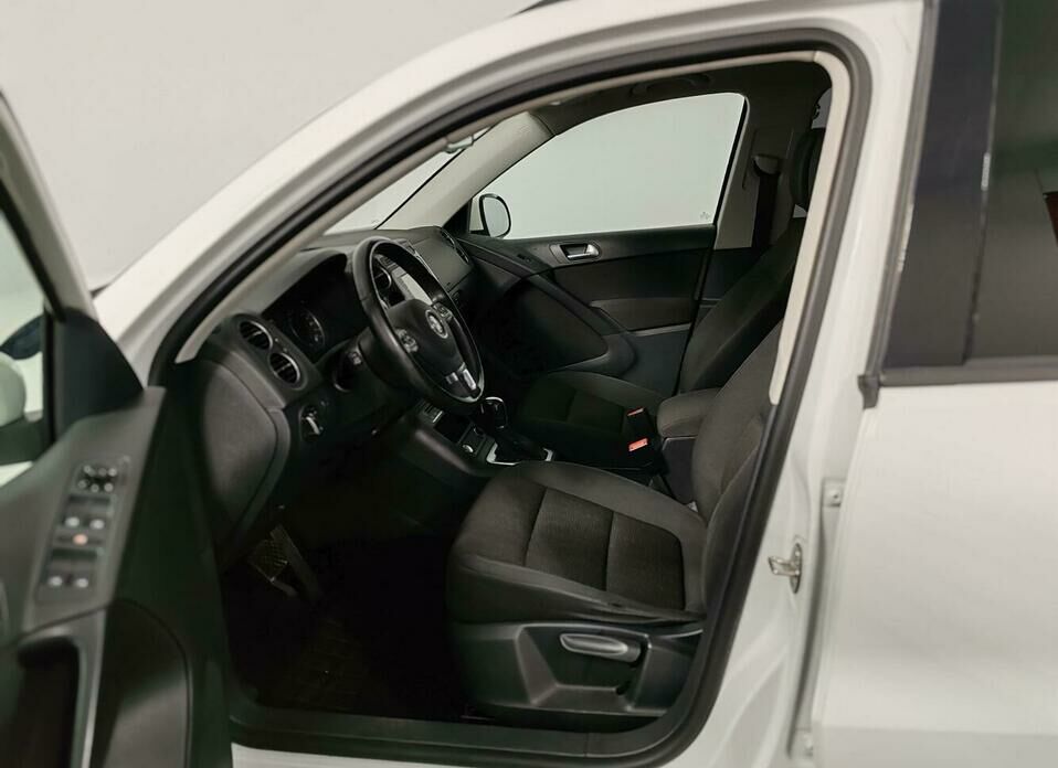 Volkswagen Tiguan 2.0 AT (170 л.с.) 4WD