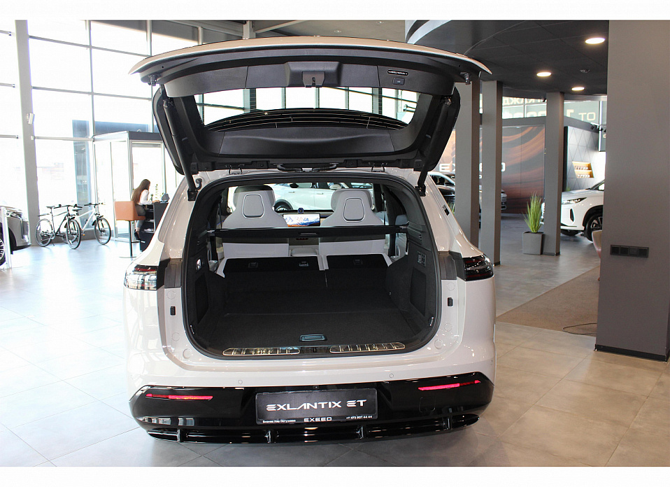 Exlantix ET 1.5hyb AT (469 л.с.) 4WD