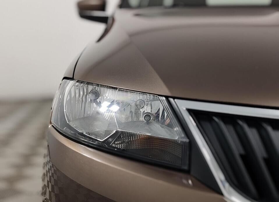 Skoda Rapid, I Рестайлинг 1.6 MT (90 л.с.)