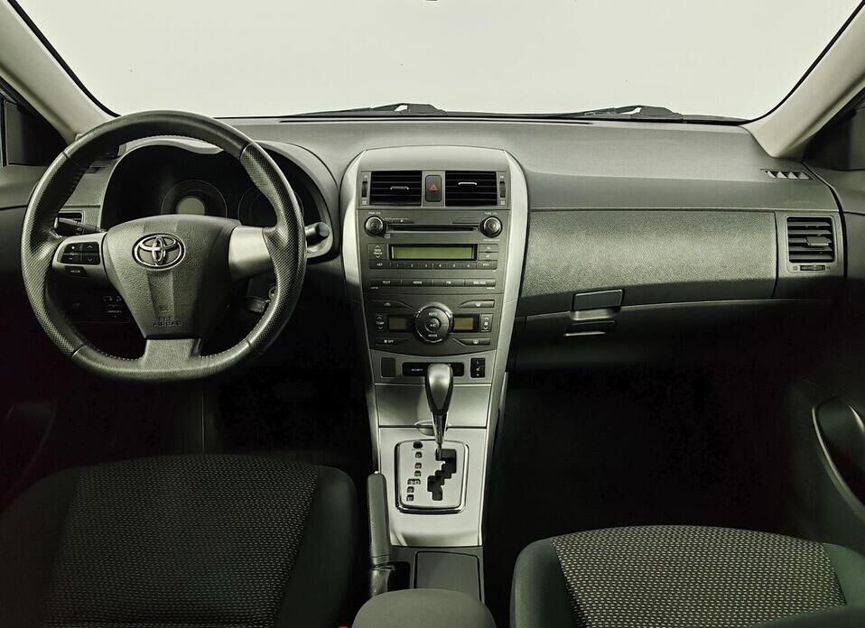 Toyota Corolla 1.6 AT (124 л.с.)