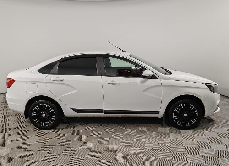LADA (ВАЗ) Vesta, I 1.6 CVT (113 л.с.)