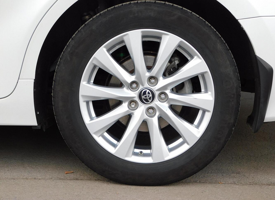 Toyota Camry, VIII (XV70) 2.5 AT (181 л.с.)