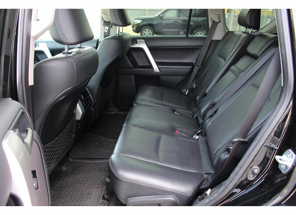 Toyota Land Cruiser Prado, 150 Series Рестайлинг 2 2.8d AT (177 л.с.) 4WD