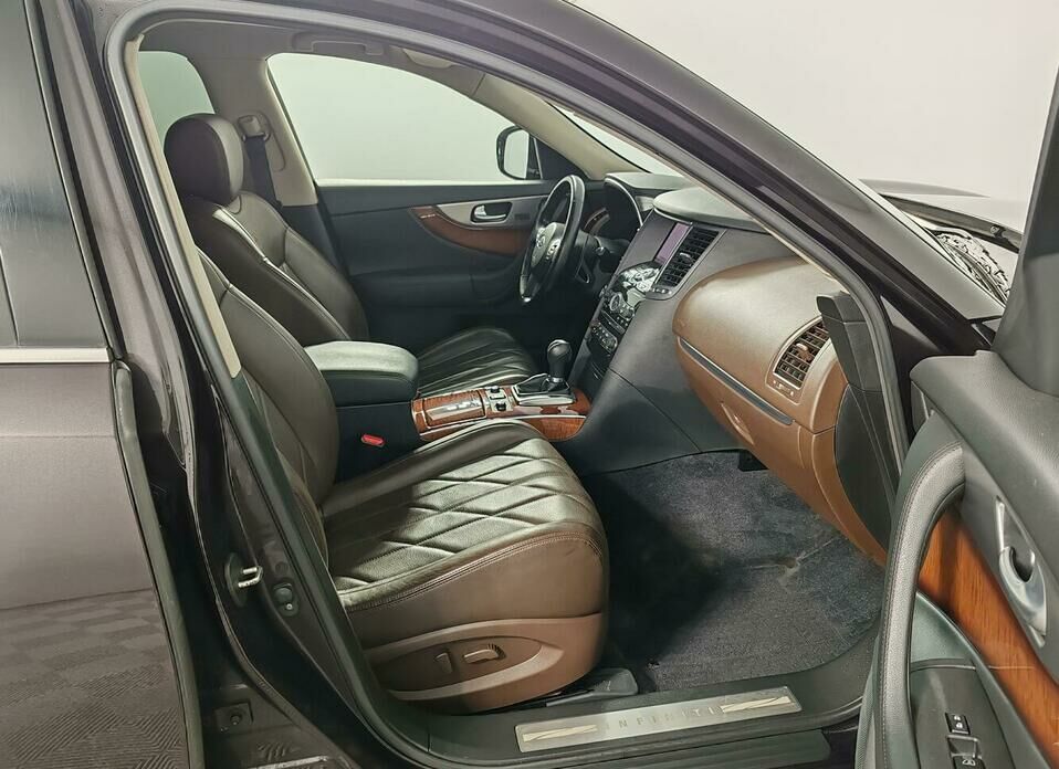 Infiniti FX FX37 3.7 AT (333 л.с.) 4WD