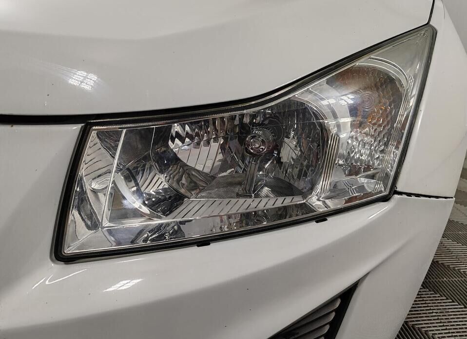 Chevrolet Cruze, I Рестайлинг 1.6 AT (109 л.с.)
