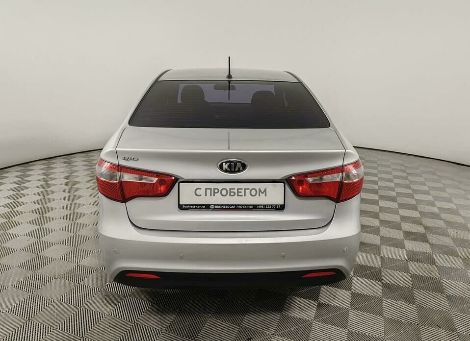 Kia Rio 4-speed 1.6 AT (123 л.с.)
