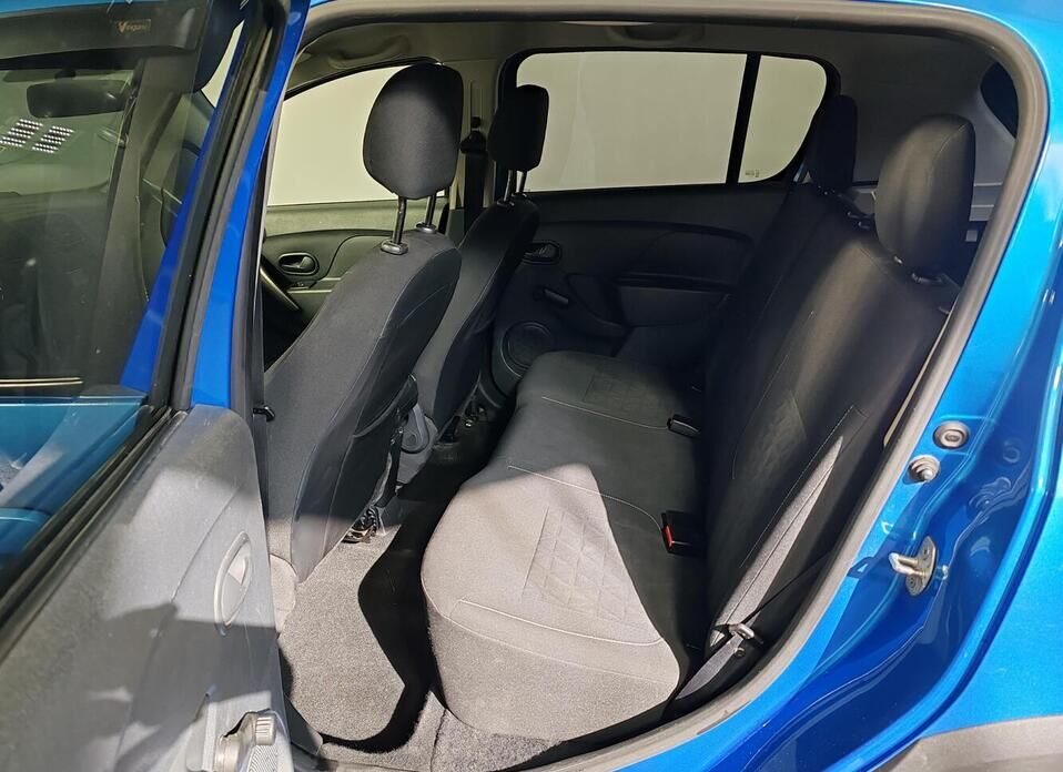 Renault Sandero, II Stepway 1.6 MT (82 л.с.)