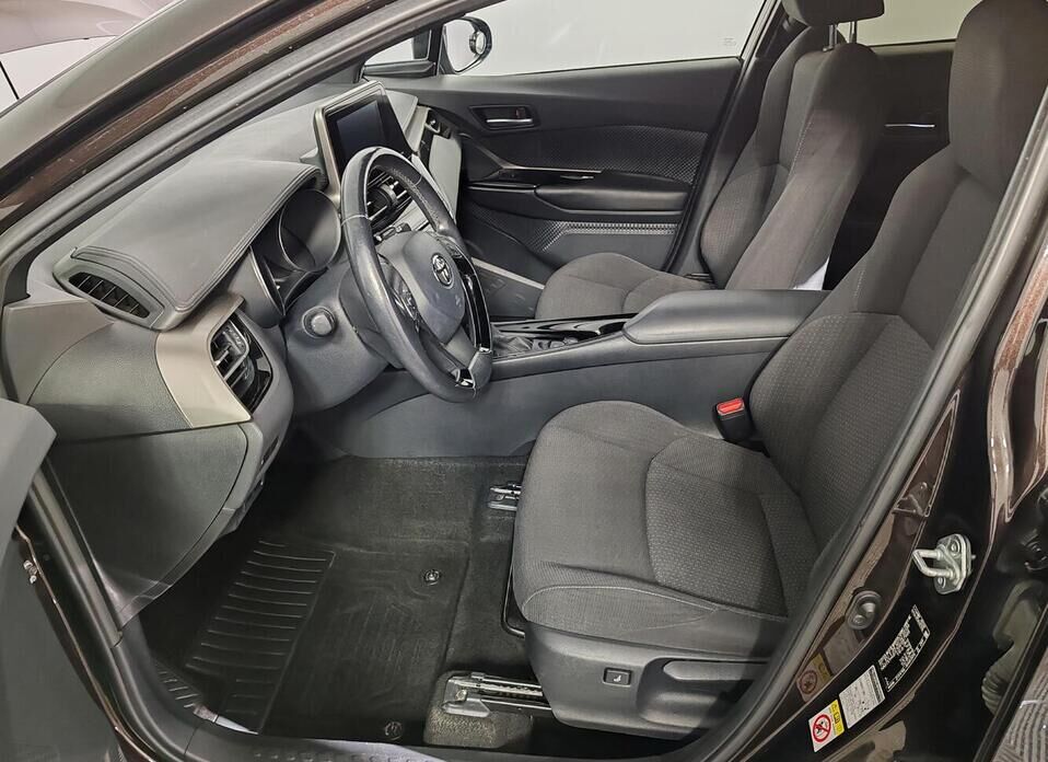 Toyota C-HR 2.0 CVT (148 л.с.)
