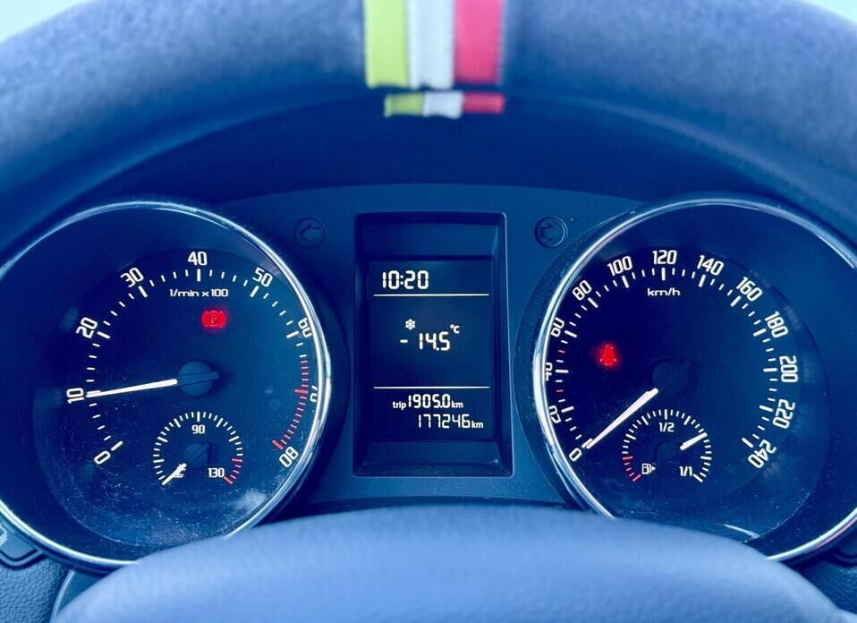 Skoda Yeti, I Рестайлинг 1.2 AMT (105 л.с.)