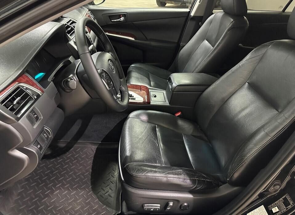 Toyota Camry, VII (XV50) 2.5 AT (181 л.с.)