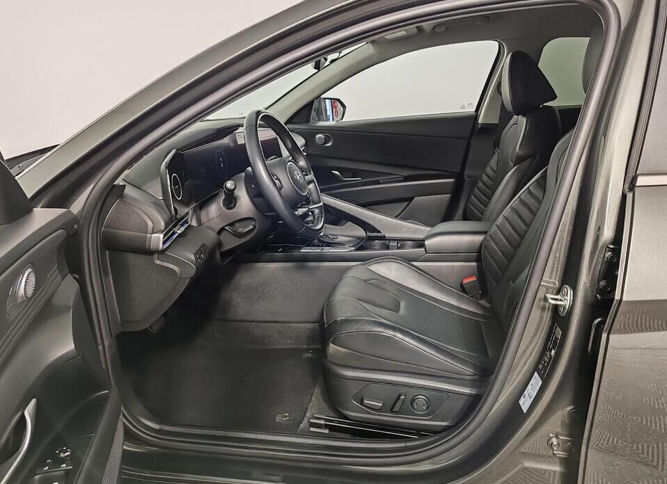 Hyundai Elantra 2.0 AT (150 л.с.)