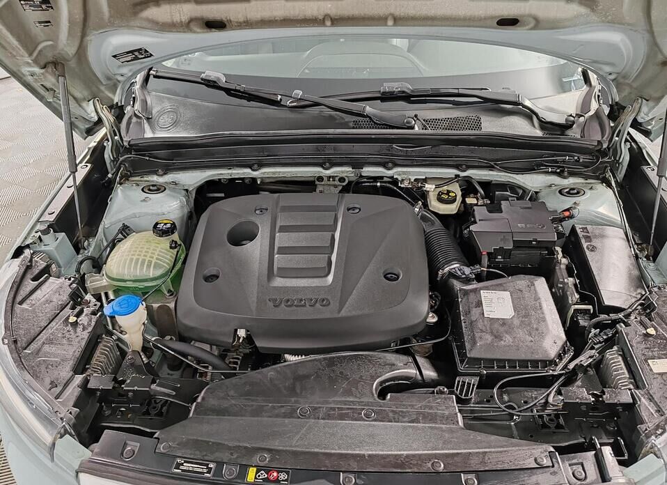 Volvo XC40 2.0 AT (190 л.с.) 4WD