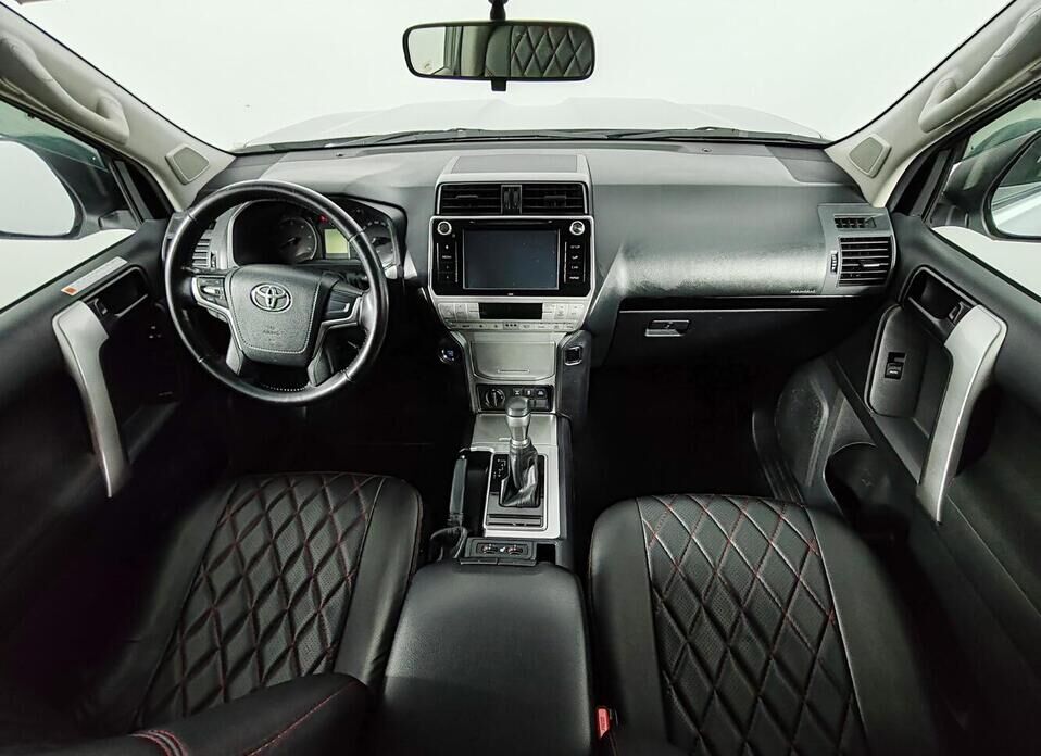 Toyota Land Cruiser Prado, 150 Series Рестайлинг 2 2.8d AT (177 л.с.) 4WD