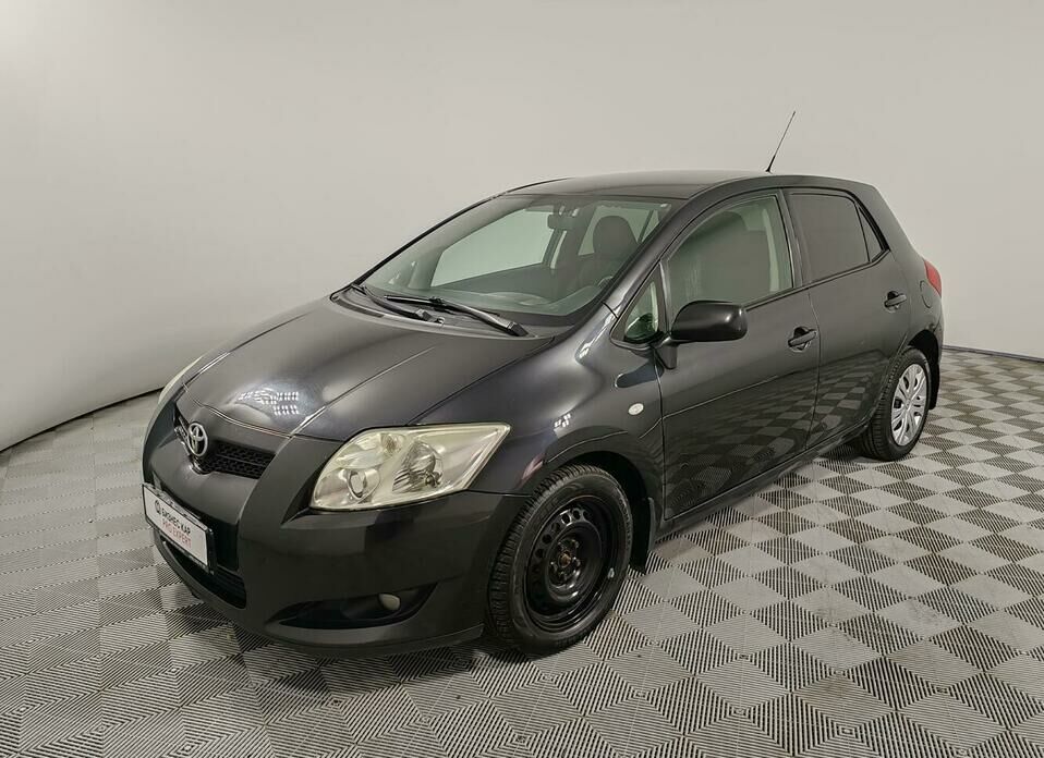 Toyota Auris 1.6 MT (124 л.с.)