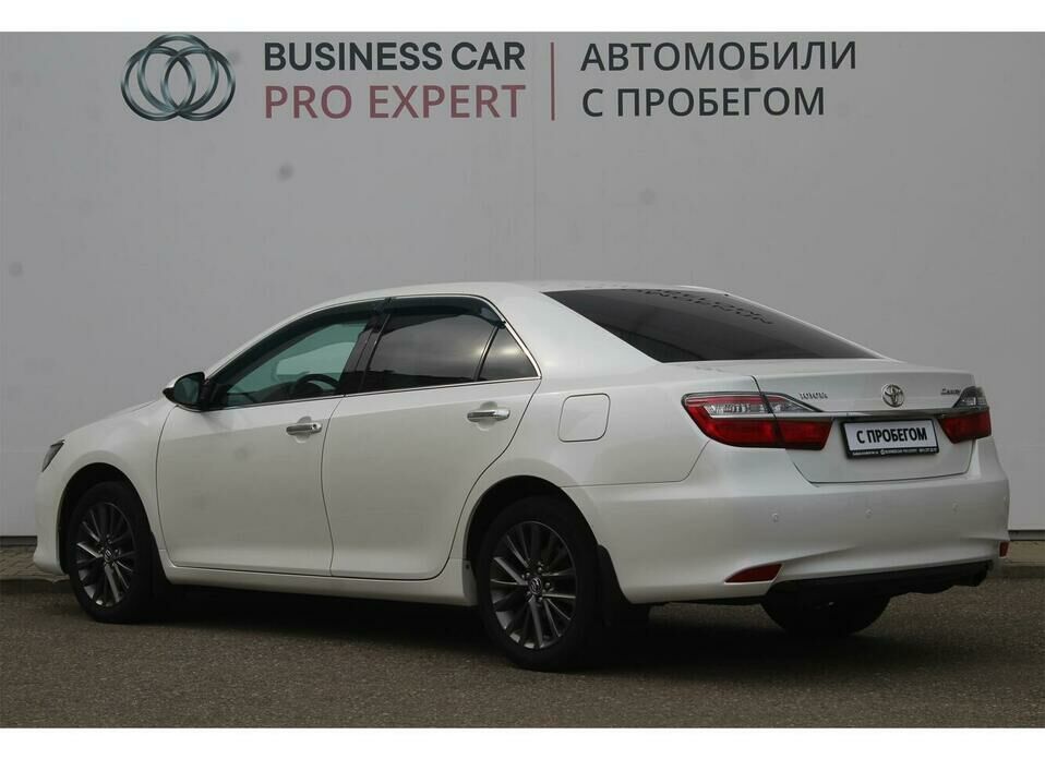 Toyota Camry 2.5 AT (181 л.с.)