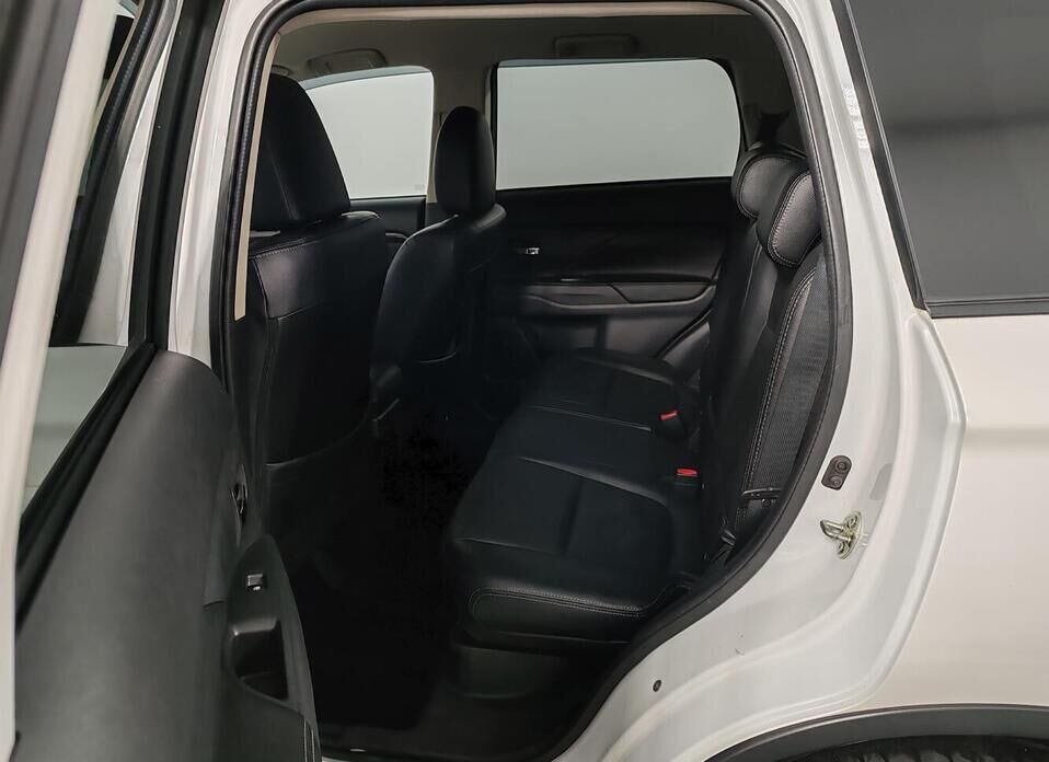 Mitsubishi Outlander, III Рестайлинг 2 2.0 CVT (146 л.с.) 4WD