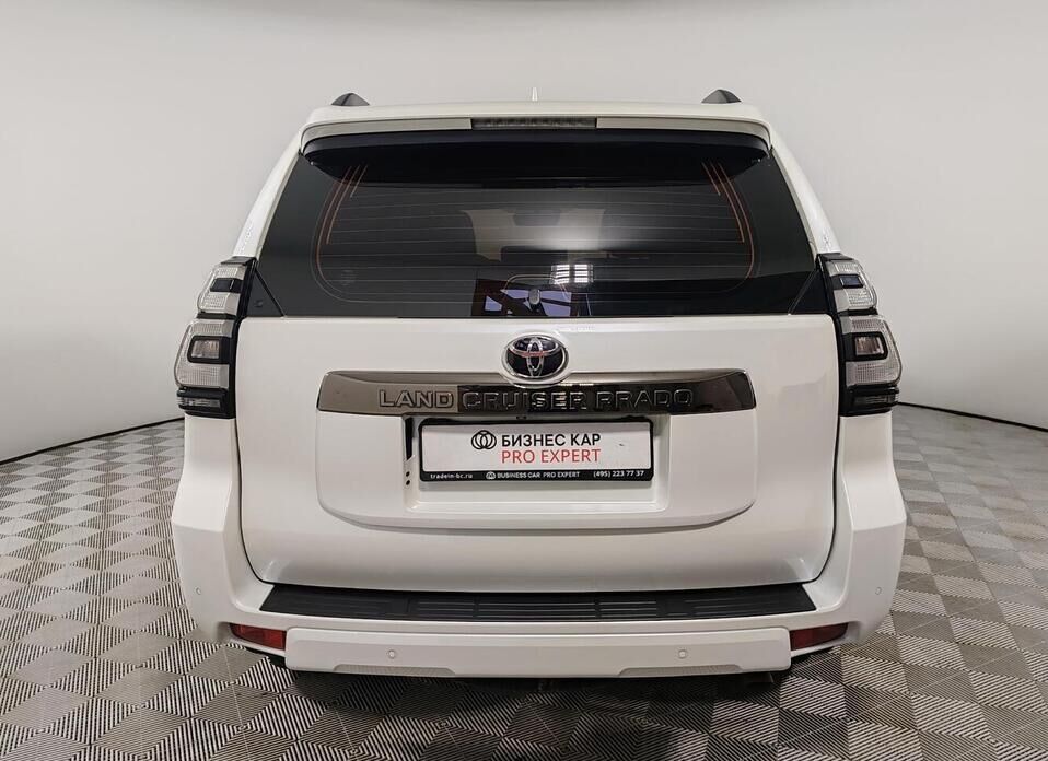 Toyota Land Cruiser Prado, 150 Series Рестайлинг 3 2.8d AT (200 л.с.) 4WD