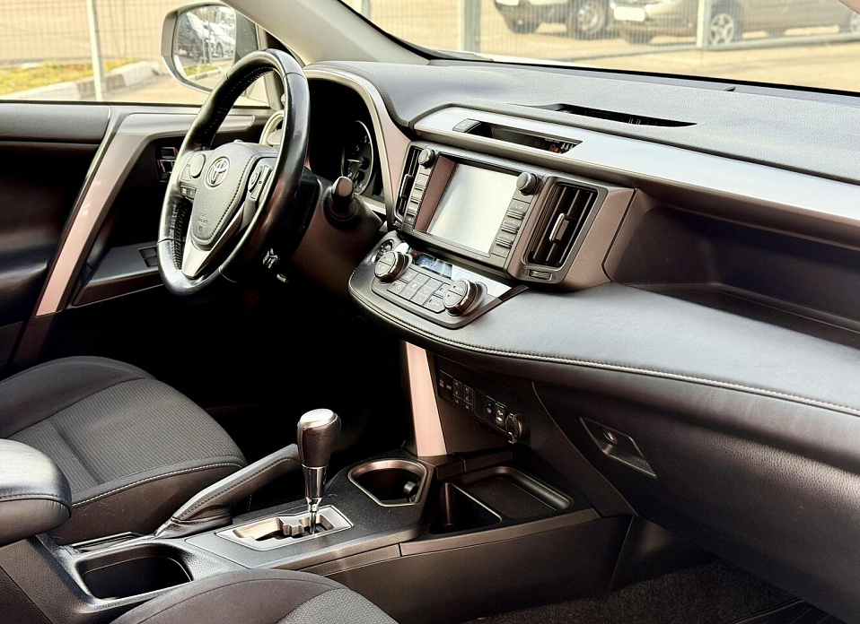Toyota RAV4, IV (XA40) Рестайлинг 2.0 CVT (146 л.с.) 4WD