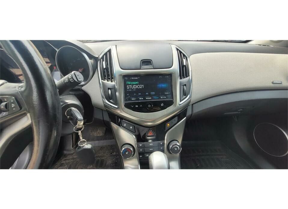 Chevrolet Cruze 1.8 AT (141 л.с.)