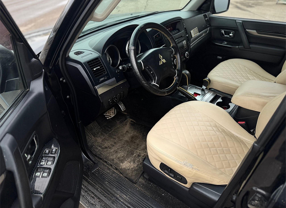 Mitsubishi Pajero, IV Рестайлинг 1 3.0 AT (178 л.с.) 4WD