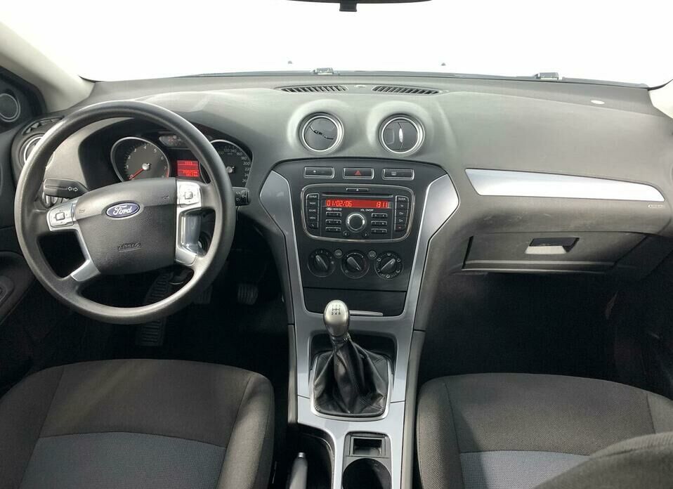 Ford Mondeo 1.6 MT (120 л.с.)