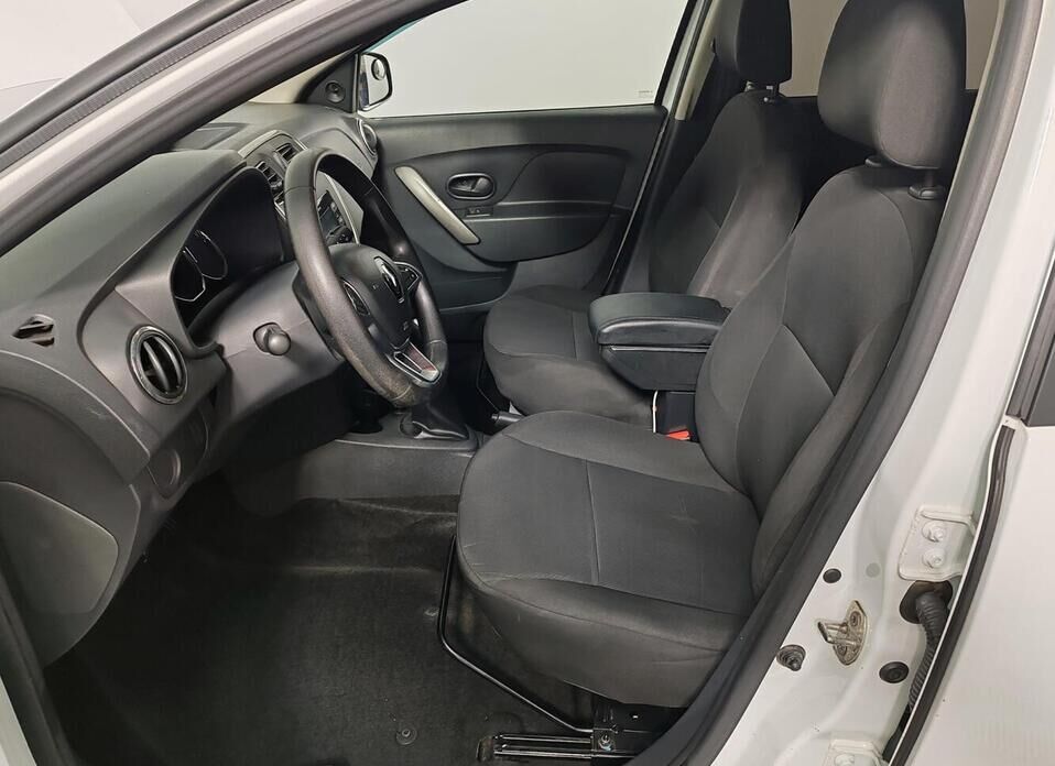 Renault Sandero, II Рестайлинг 1.6 MT (82 л.с.)