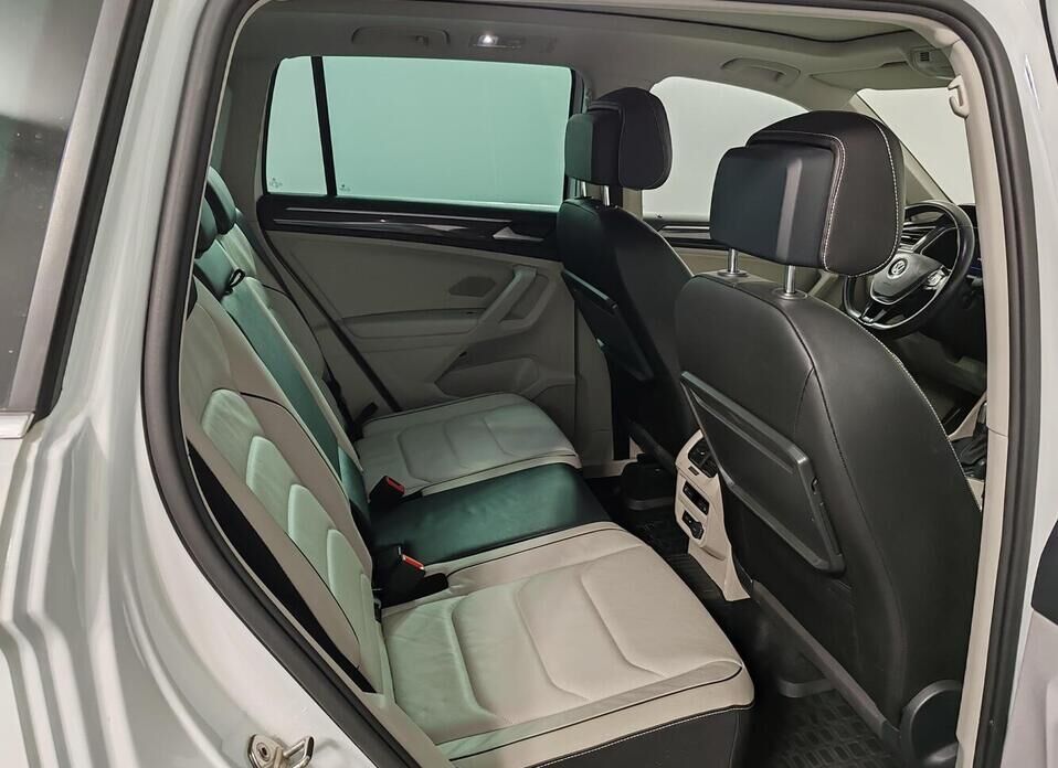 Volkswagen Tiguan, II 2.0 AMT (180 л.с.) 4WD